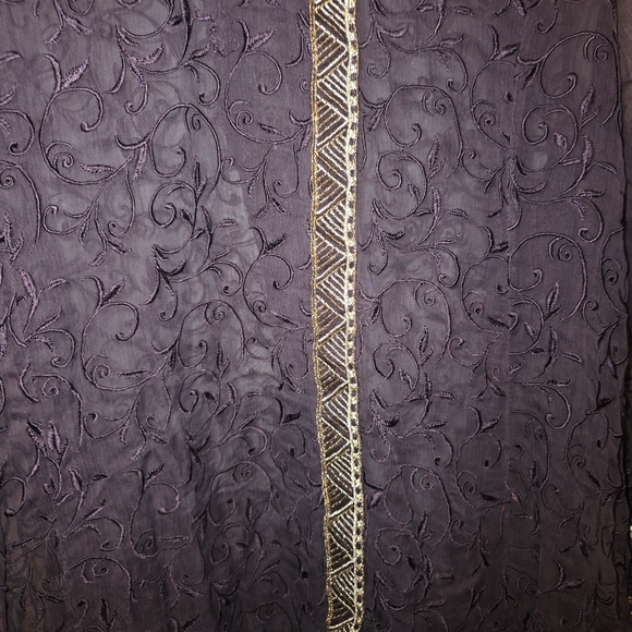 Elegant Purple Embroidered Women's Top - Picture 3 of 8